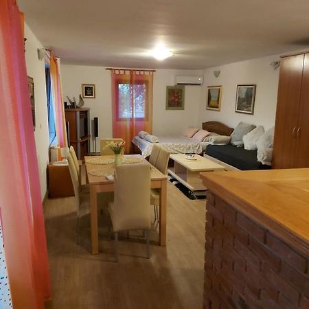 Studio Apartman Kotro Beli Manastir Eksteriør billede