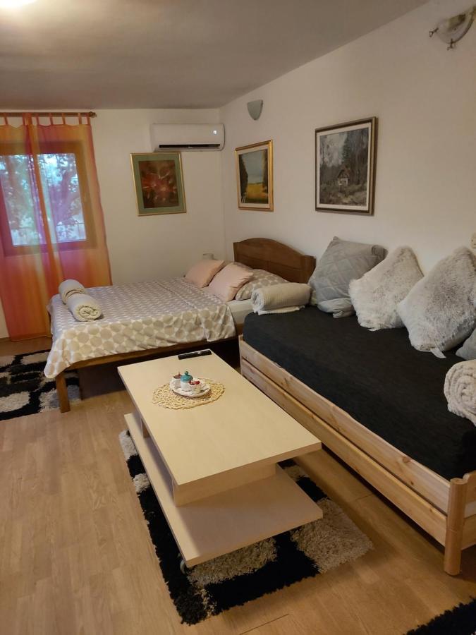 Studio Apartman Kotro Beli Manastir Eksteriør billede