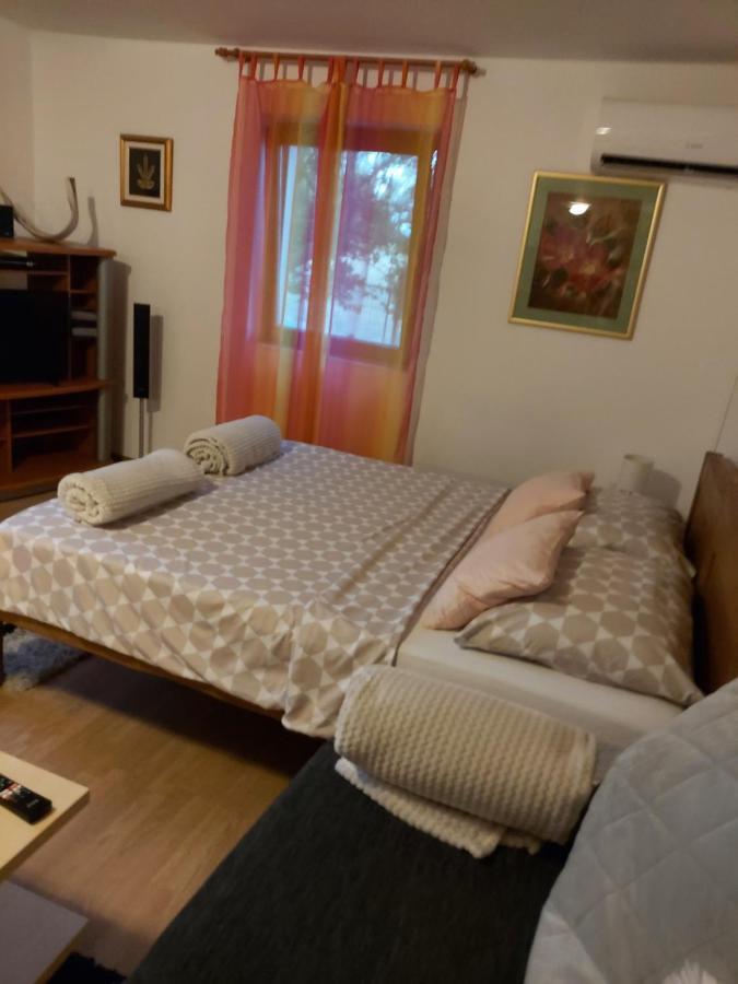 Studio Apartman Kotro Beli Manastir Eksteriør billede