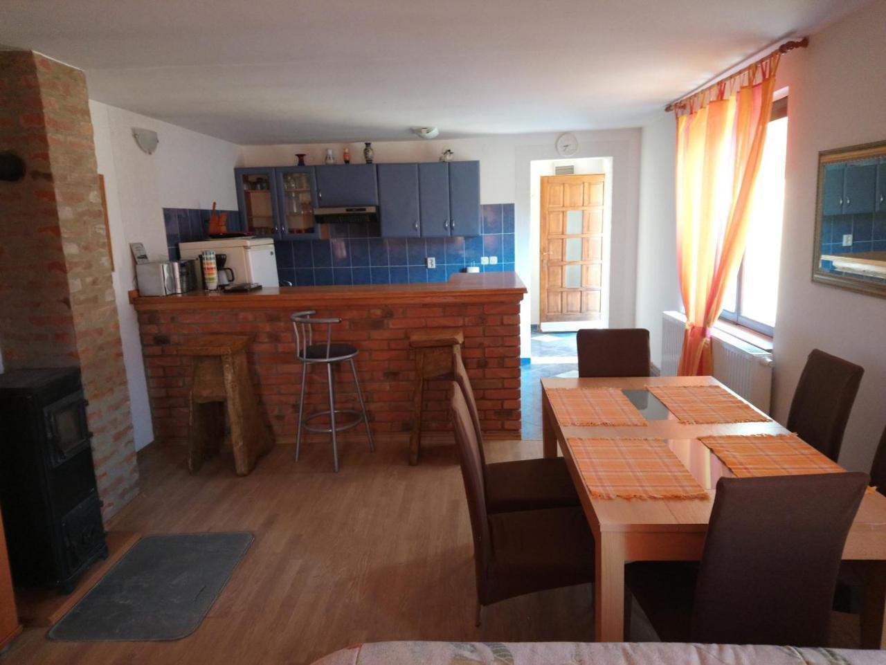 Studio Apartman Kotro Beli Manastir Eksteriør billede